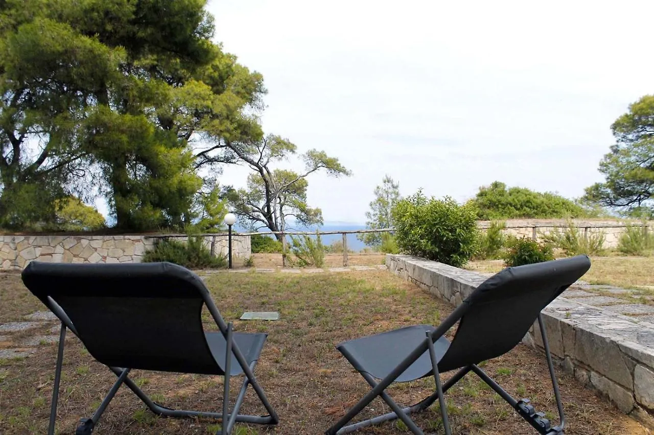 4 Bedroom Villa With Pool And Garden Néa Fókaia 그리스